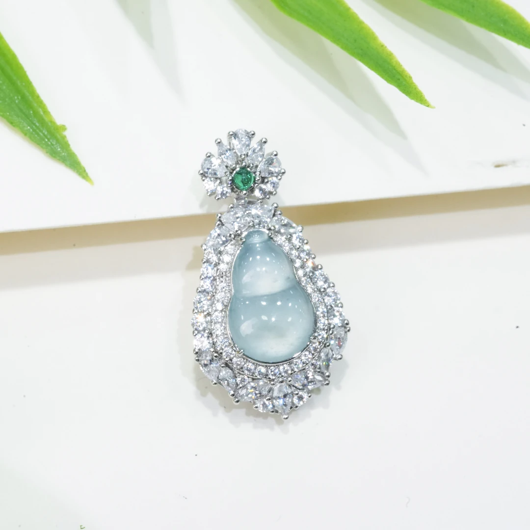 天然A货翡翠葫芦吊坠多样性发货发其一时尚气质精致百搭豪镶设计