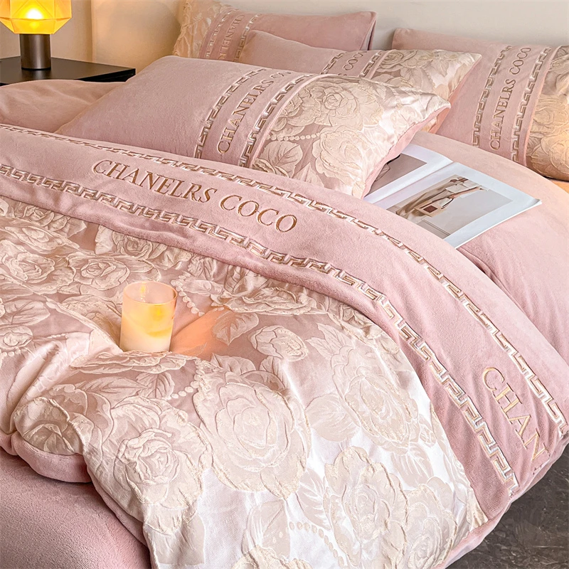 冬季加厚轻奢牛奶绒刺绣雕花四件套双面绒高级感床单被罩床上用品