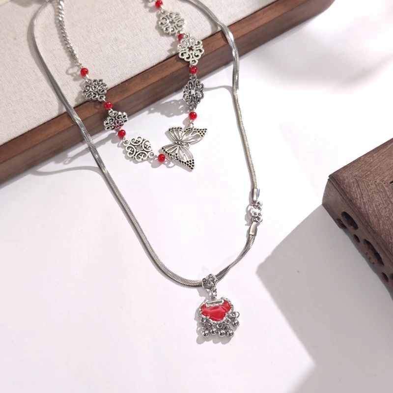 钛钢玻璃项链 04842大淇原创复古风蝴蝶镂空平安锁双层个性项链