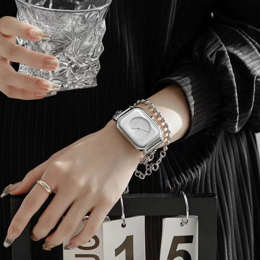 02739大绮原创白色方块手表拼金属手链手表