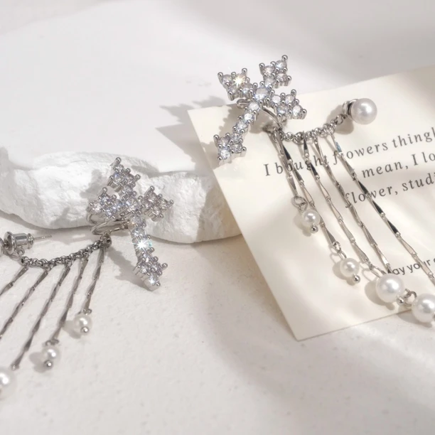 铜合金合成锆石耳饰 03415大绮原创一款多戴十字白锆流苏耳夹耳钉