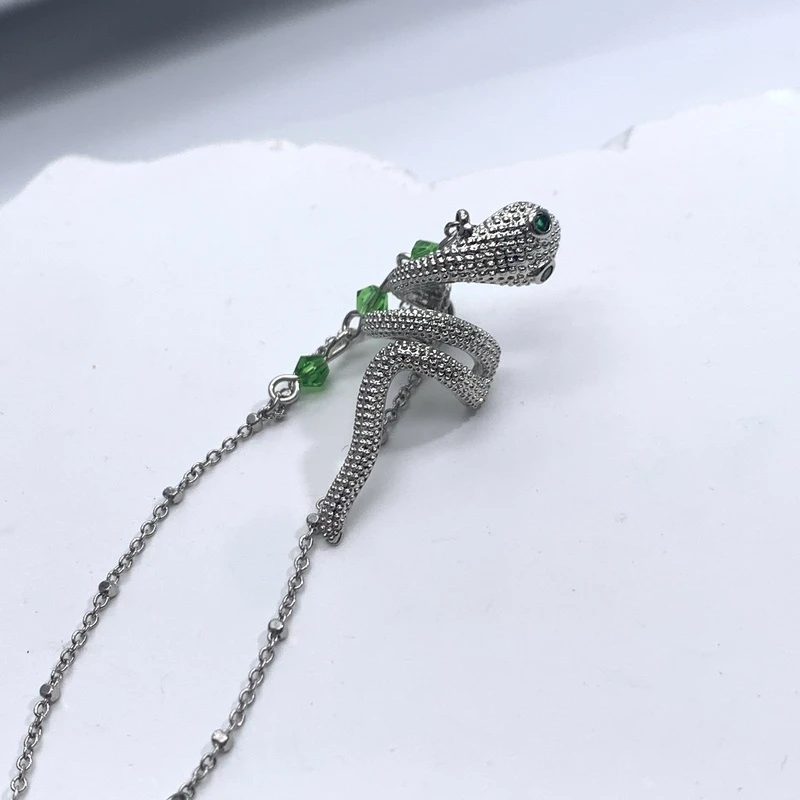 铜合金合成锆石耳饰 02823小众设计绿色蛇流苏镶嵌锆石个性耳骨夹