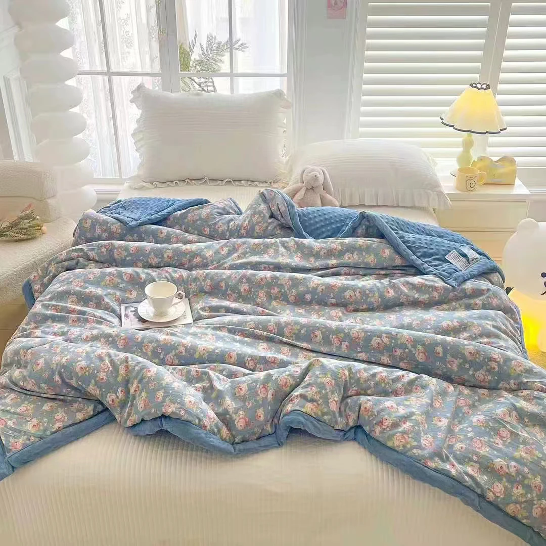 199新宠儿复古碎花豆豆被亲肤可爱舒适床上用品