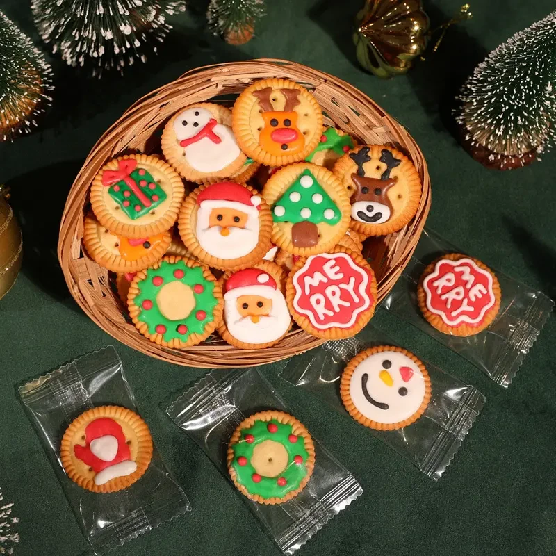 【节日爆款】圣诞节卡通饼干可爱造型儿童节日礼物可爱趣味零食QM