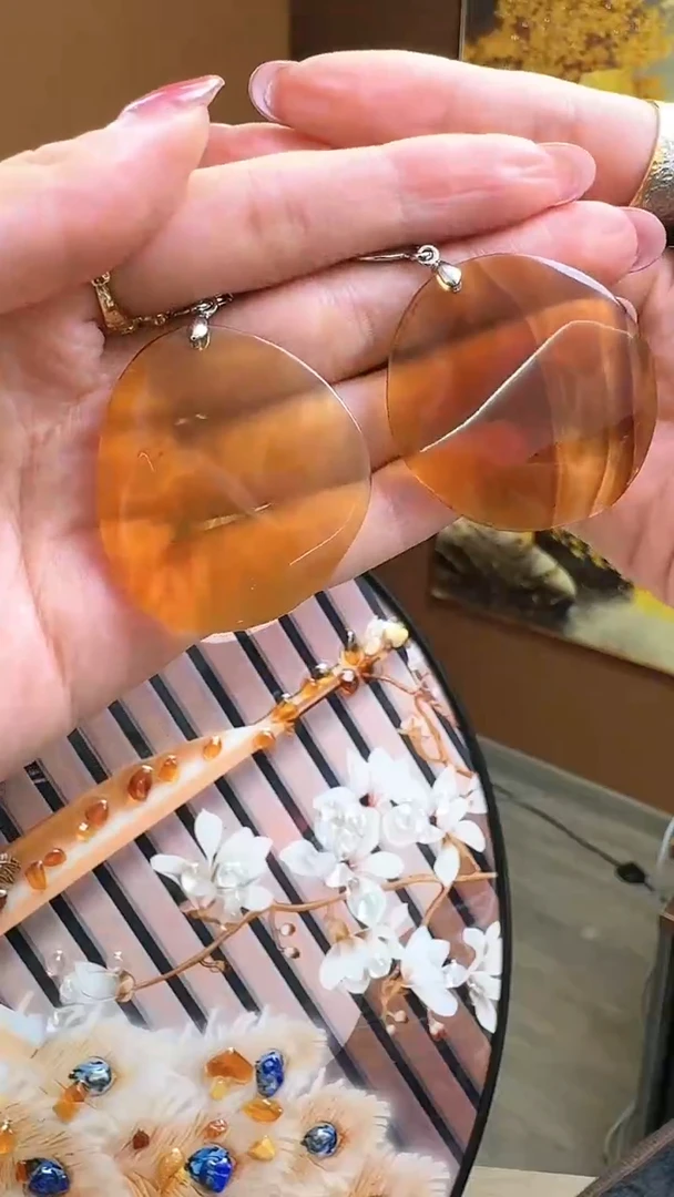 【闪购商品】琥珀耳饰银S925镶嵌琥珀切片耳钩（大号，随机发1件）