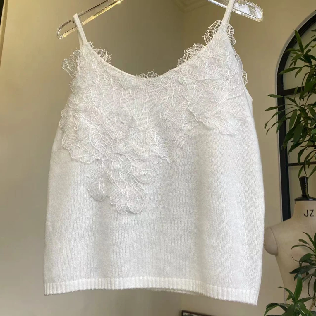 新编号592 V领蕾丝花朵吊带气质白色设计师