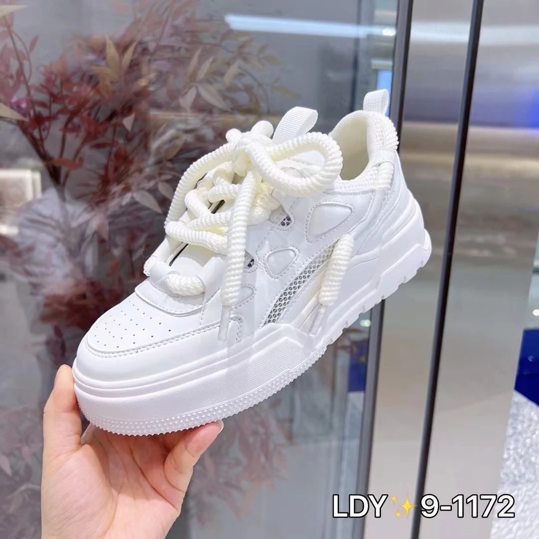 夏季新款欧货时尚款同步透网板鞋，