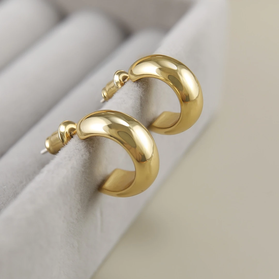 铜合金耳饰 法式ins简约C型时尚光面素款S925银针耳钉M0161