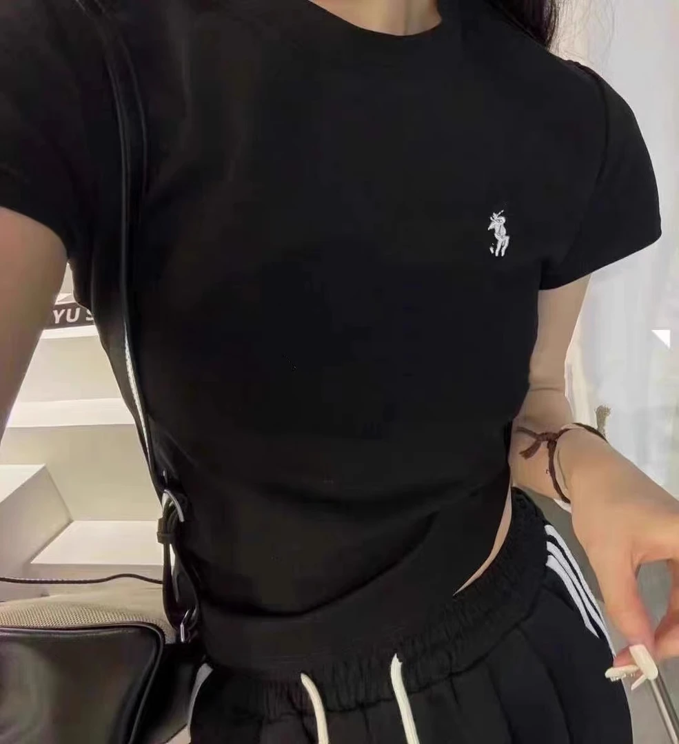 小黑马正肩修身短袖t恤女夏季设计感辣妹宽松显瘦轻奢女款