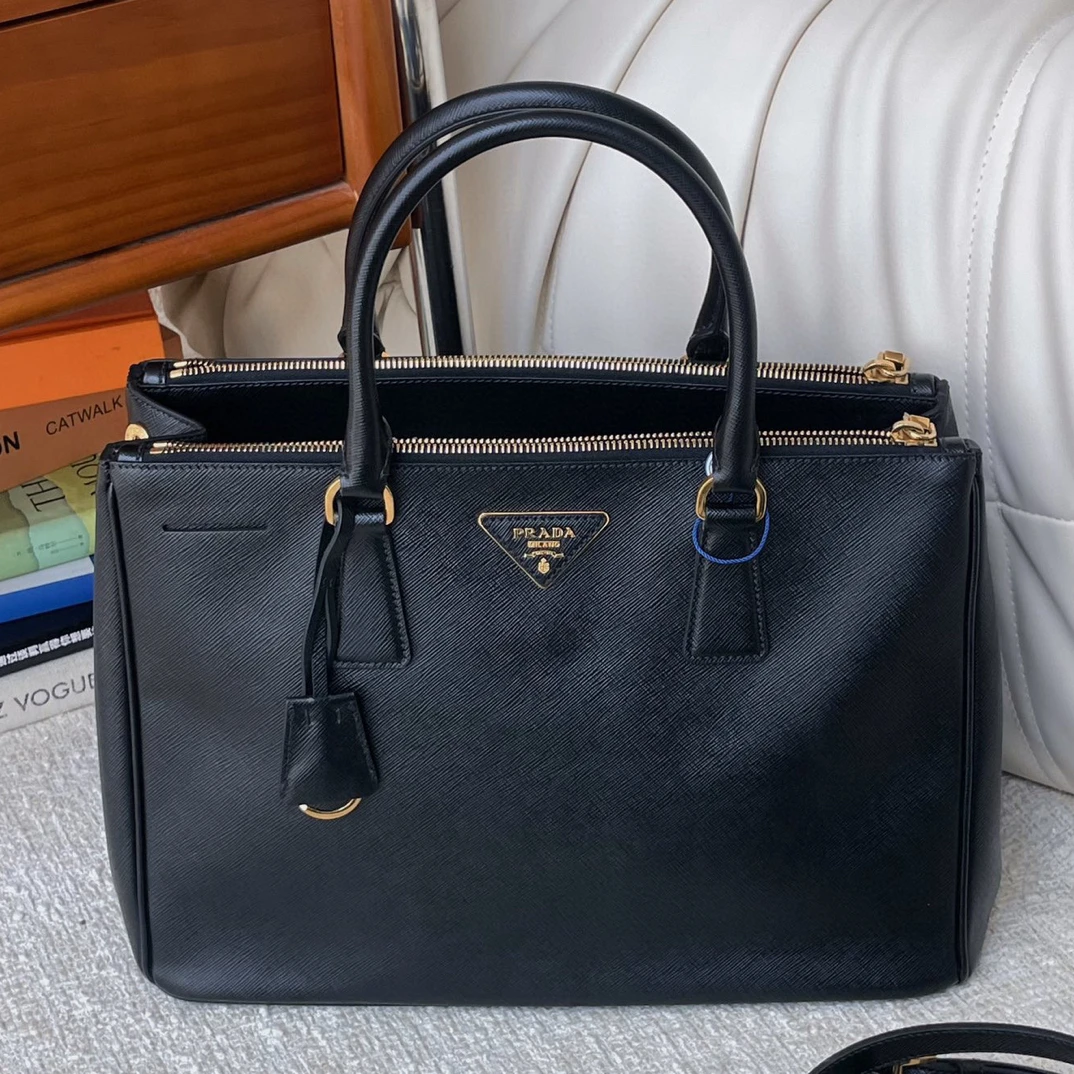 95新 Prada/普拉达 Prada黑金十字纹杀手包 CJM10-1217