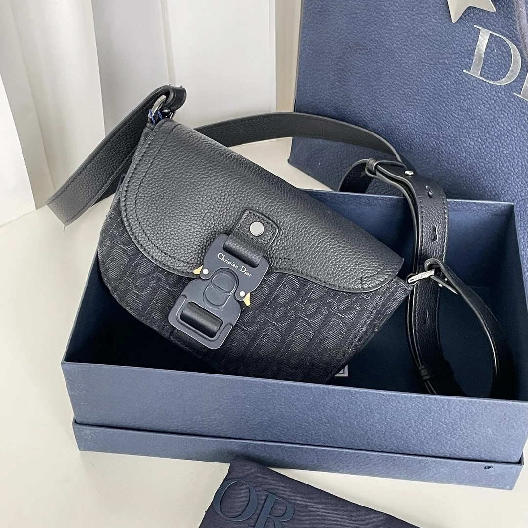 99新 DIOR/迪奥 黑花刺绣 oblique 印花信使包 bjm12-0766