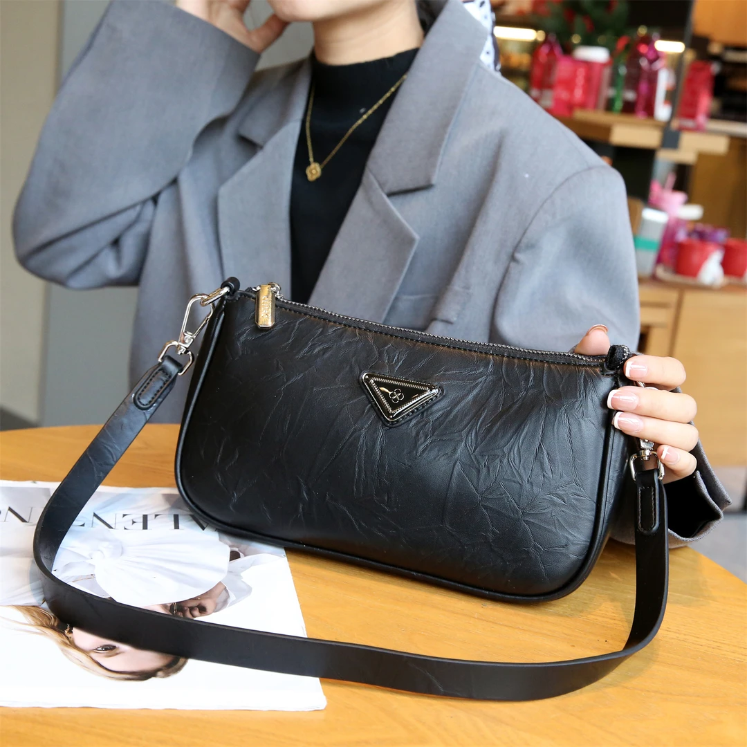 时尚简约流行皱褶饺子包休闲潮流单肩女士包百搭斜跨小包包 CK3