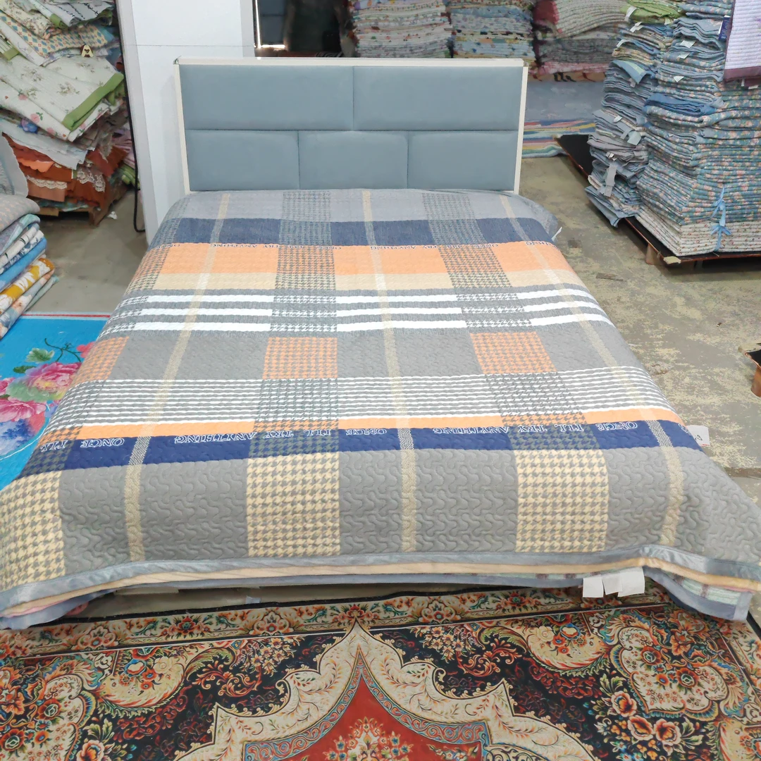 牛奶绒床盖《橘色大方格》2米*2.3米