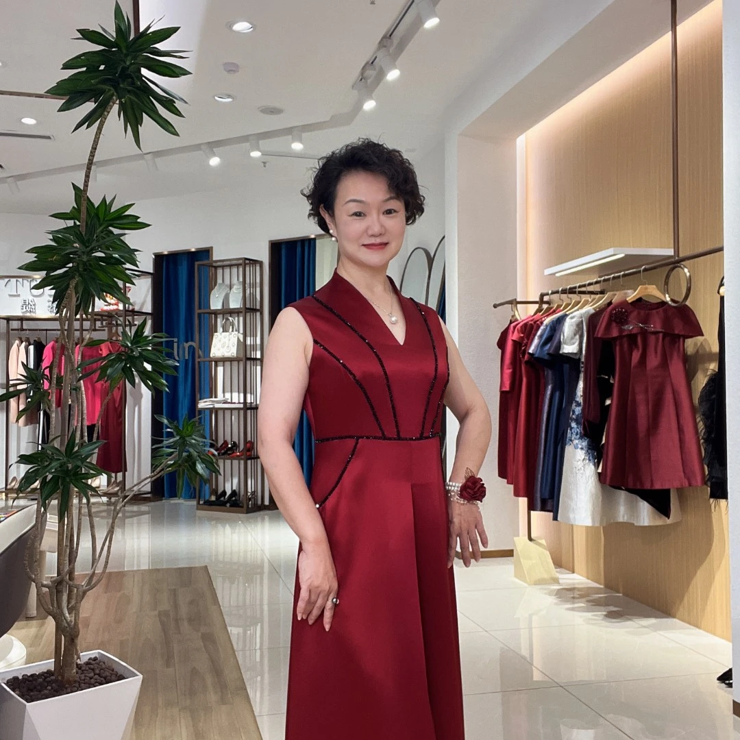 高级定制酒红礼服酒红色轻奢结婚宴会显瘦长款无袖