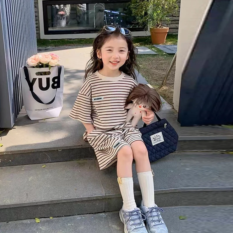 夏季新款男女童套装2024洋气潮酷休闲套装韩版宽松条纹短裤两件套