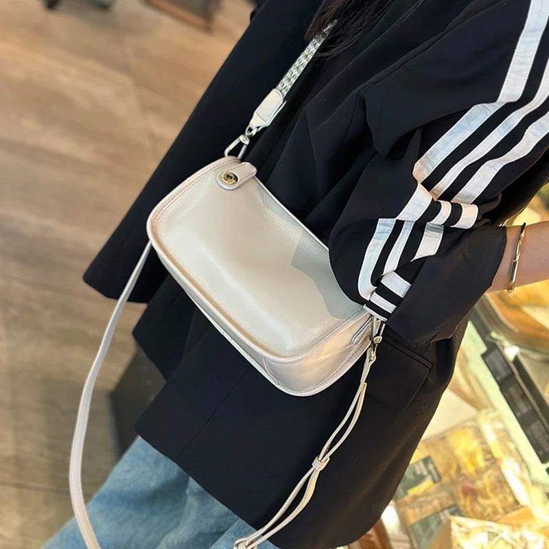 真皮饺子包女2025新款小包包通勤复古腋下包高级感斜挎斜跨包潮流