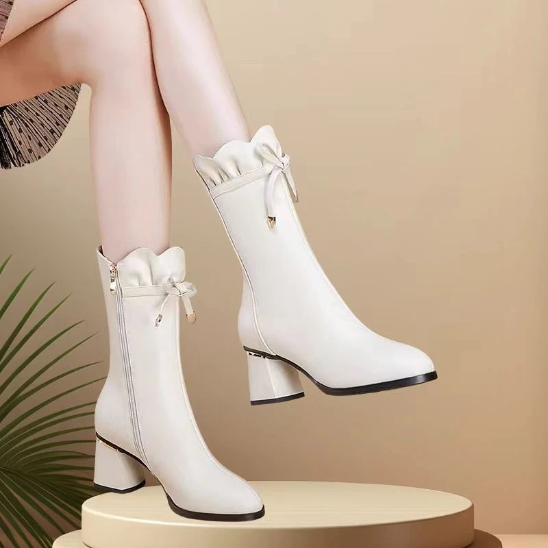 真皮软底粗跟米白色中筒靴冬季新款女靴子马丁靴洋气高跟女士皮靴