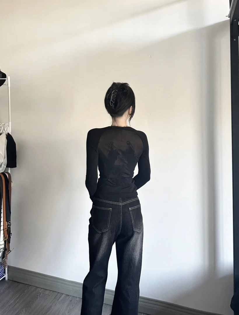 美拉德黑色圆领短款透视女上衣秋季新款天使印花小众显瘦打底长袖