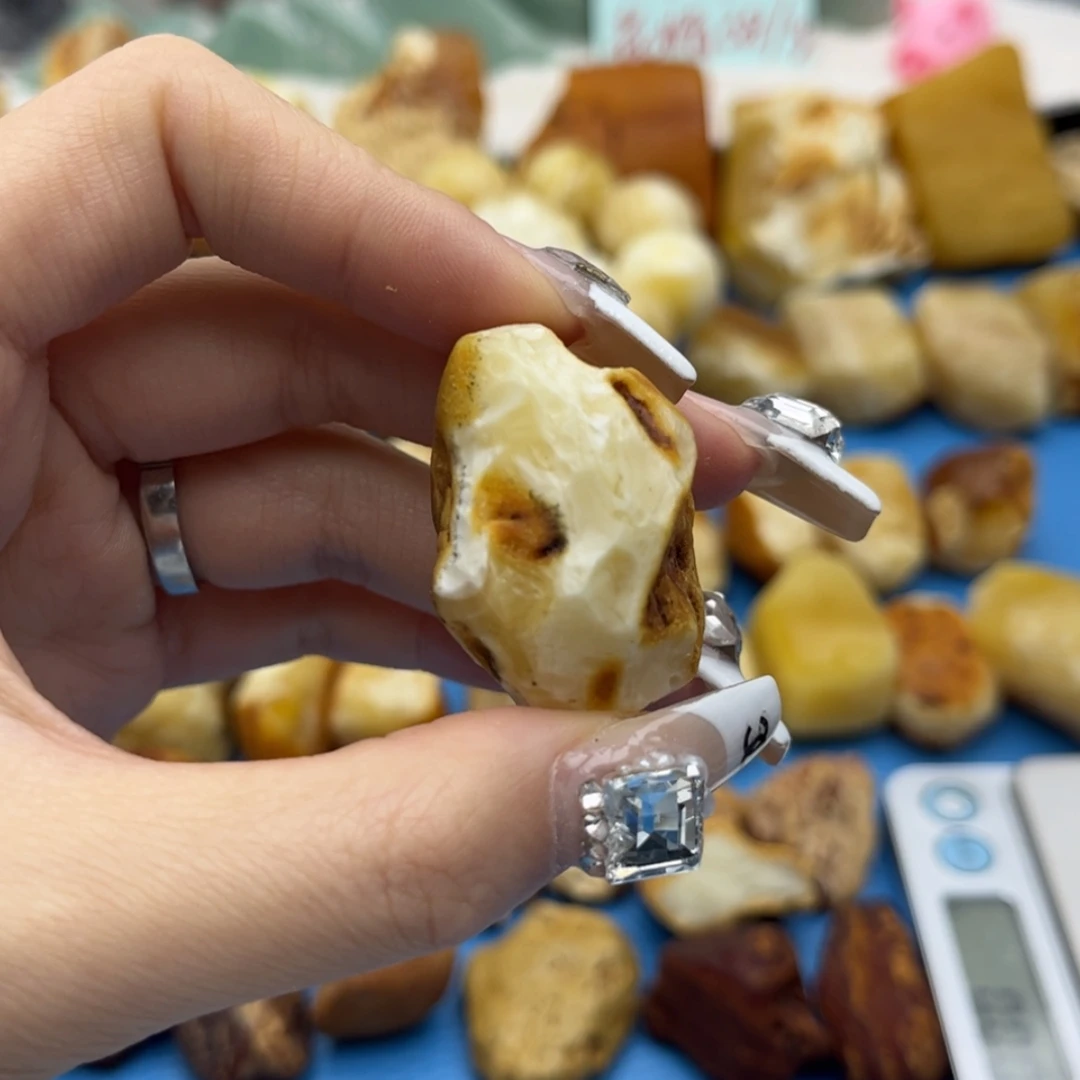 【闪购商品】定制琥珀未镶嵌想*?