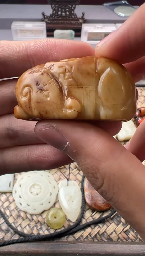 【闪购商品】和田玉格古和田玉大象