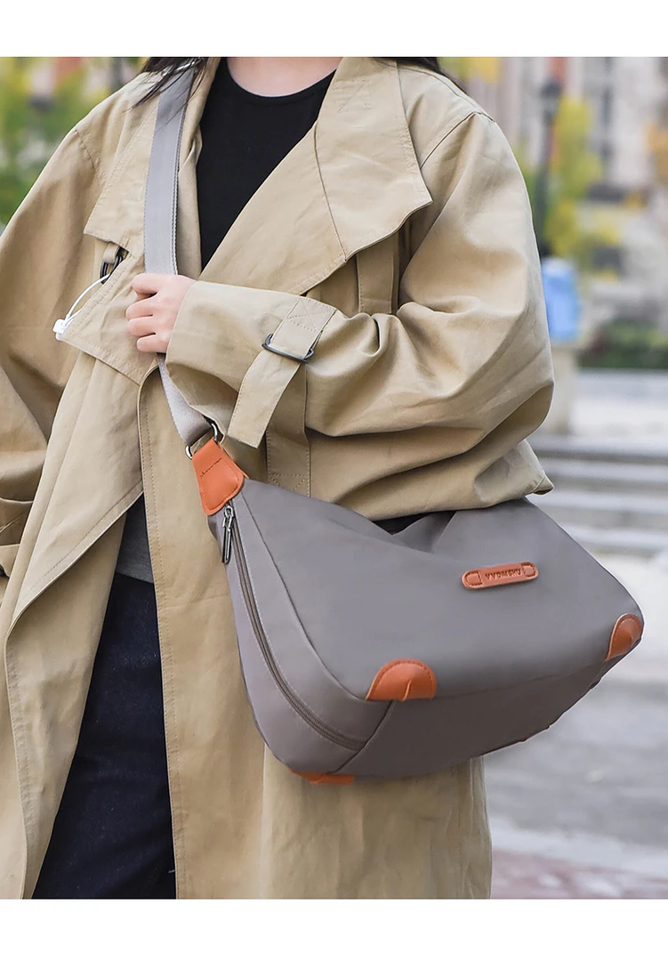 新款时尚洋气女士轻便单肩斜挎包2024大容量通勤托特包尼龙防水包