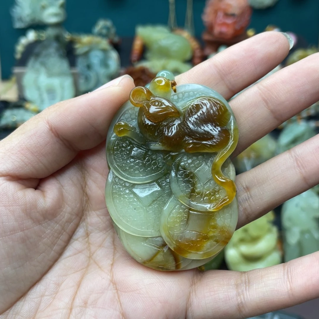 蛇纹石玉颈饰未镶嵌勇*