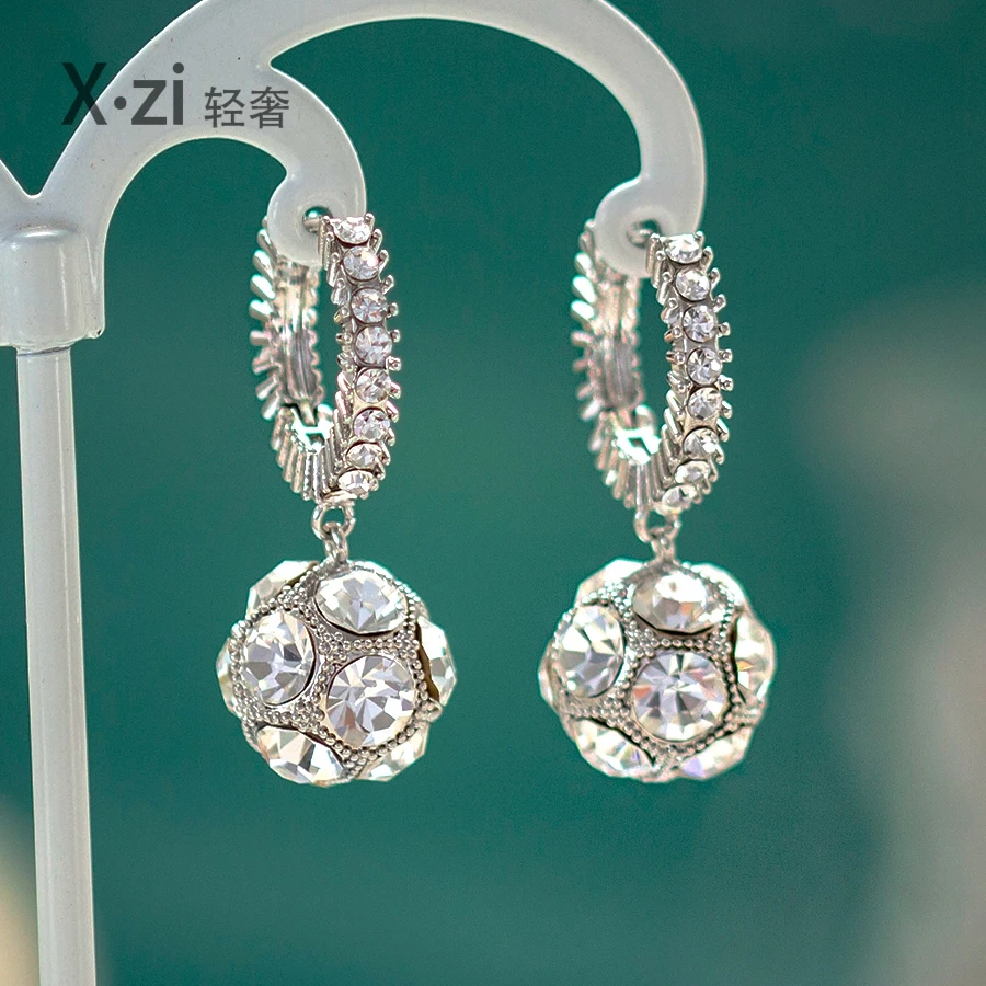 铜合金合成锆石耳饰 【绣球】满钻银色球球耳环时尚女士百搭耳饰423