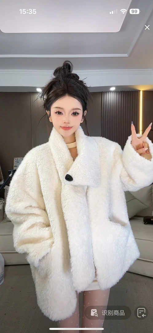 【塞纳花房】冬季新款高级洋气宽松休闲配围脖短毛毛外套