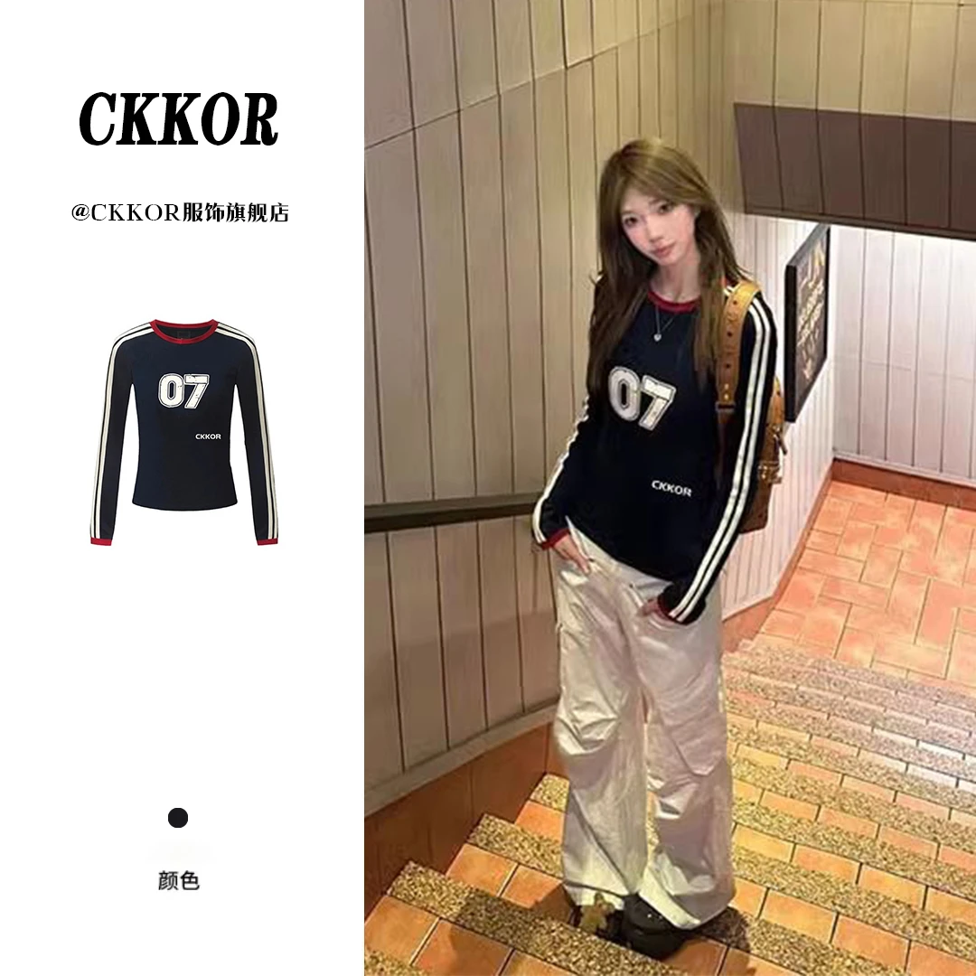 CKKOR秋季修身显瘦辣妹风设计感上衣美式复古三条杠拼色长袖t恤女