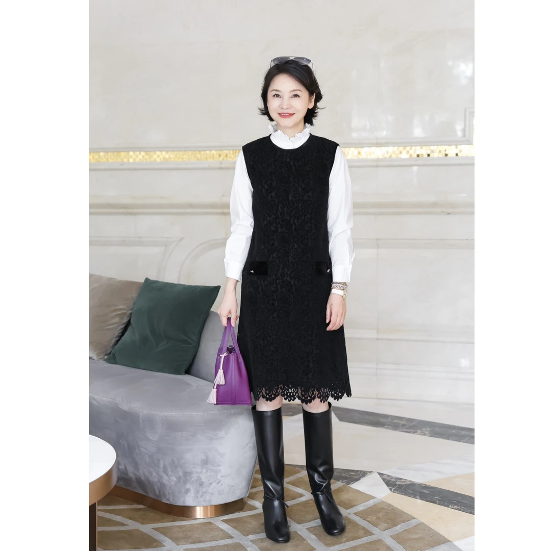 我是摩羯 法兰西的夜 德国18针立体花型植绒镂空蕾丝丝绒连衣裙