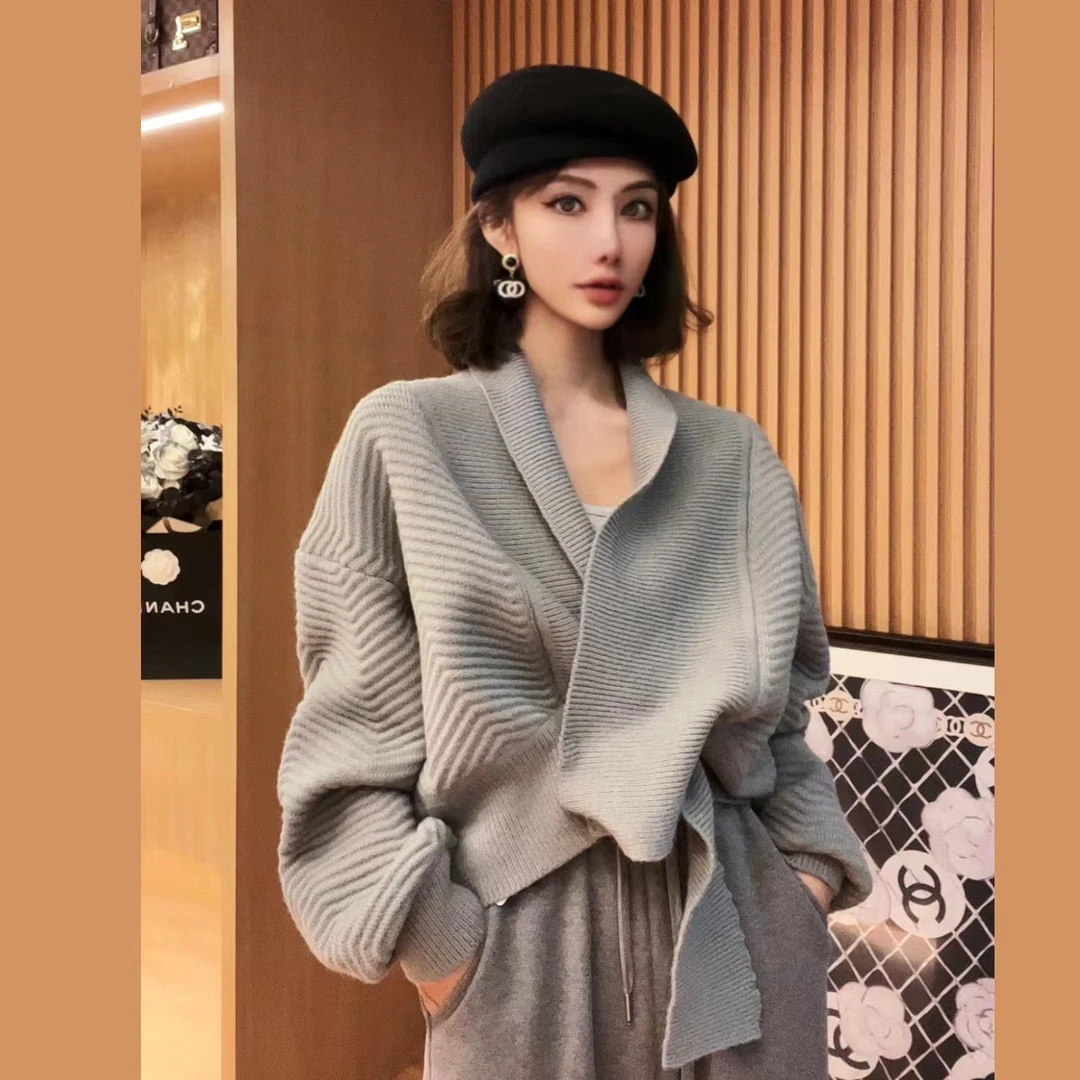 七奈推荐 【A】 设计感慵懒气质上衣QN8136