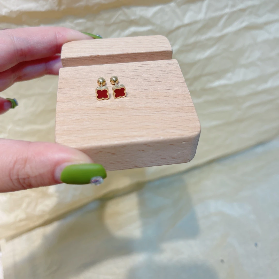 钛钢耳饰 钛钢小花花拧球耳钉三个颜色