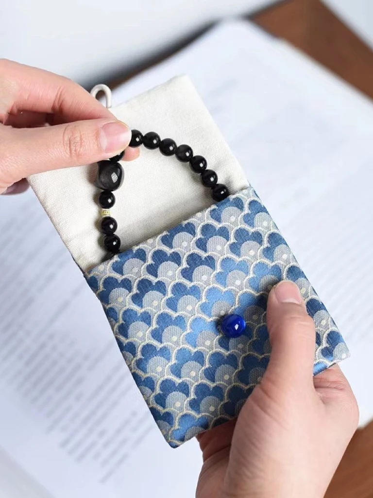 国风创意织锦缎首饰戴手串戴珠宝收纳包中式文玩饰品耳机收纳包