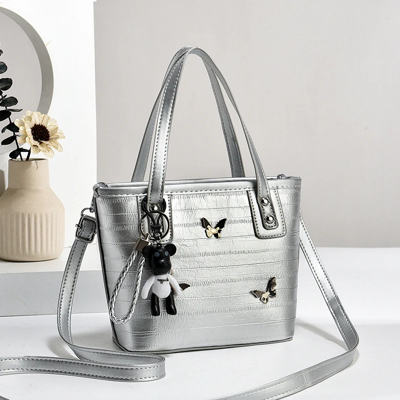 2024夏季新款时尚百搭女士单肩斜挎包银色手提包