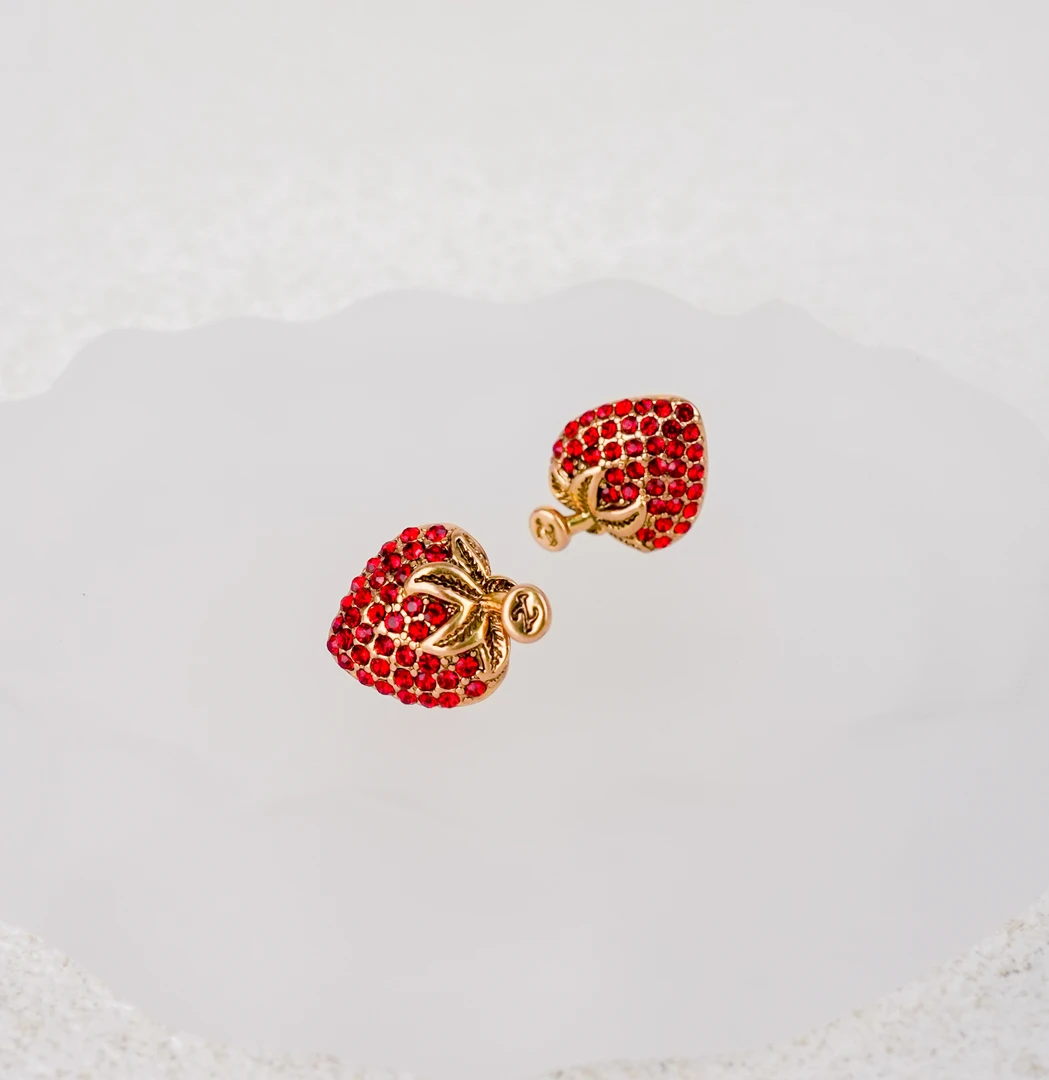 铜合金合成锆石耳饰 A0160小草莓轻奢感气质小香风时尚百搭优雅