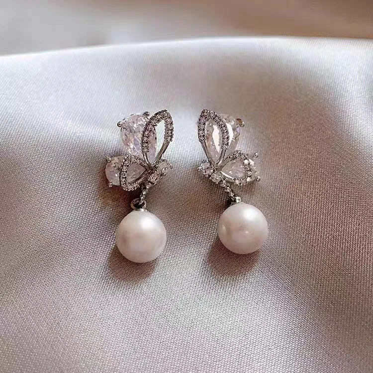 合金锆石耳饰 独特蝴蝶珍珠耳饰温柔轻奢高级气质百搭精致优雅