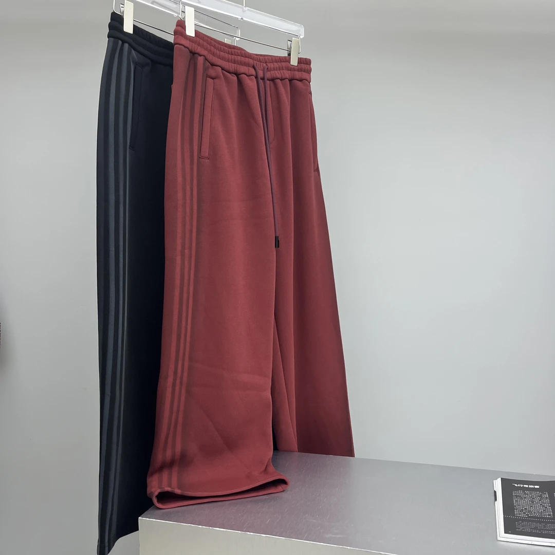 2024年新款加绒高克重垂顺三条杠微阔卫裤 男女同款秋冬款男士