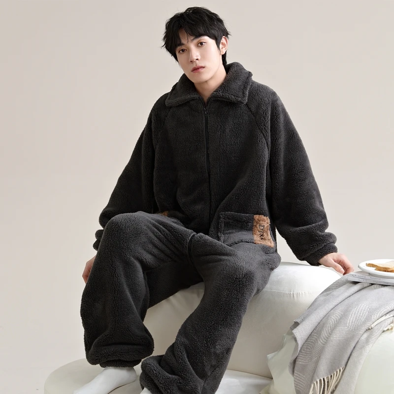 珊瑚绒秋冬款高档男士连体睡衣宽松加肥加大码冬季保暖连帽家居服
