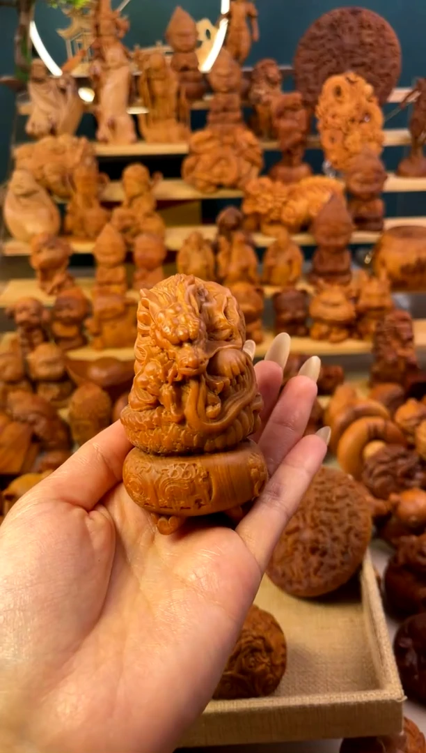【闪购商品】崖柏盘龙摆件
