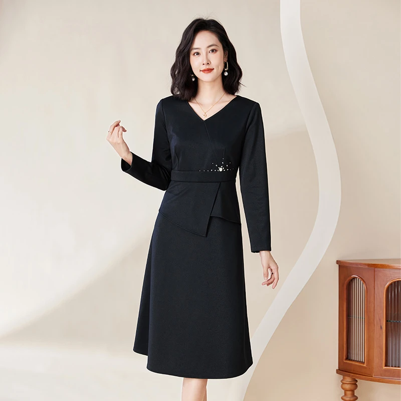 30647气质大码女装2023秋冬时尚显瘦胖mm氧气显高v领优雅连衣裙女