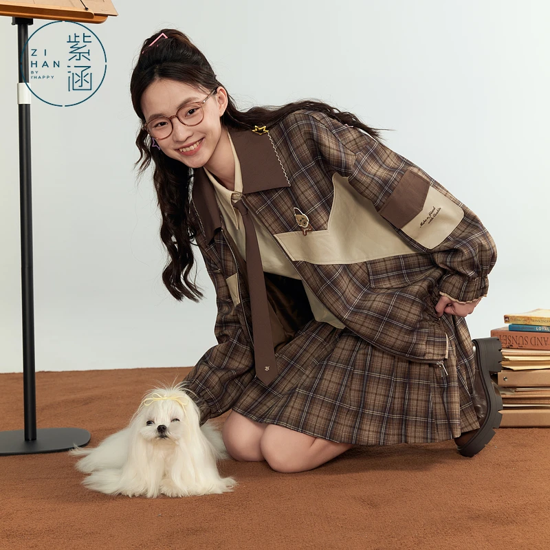 紫涵复古咖格翻领外套女Z4Z08AS302学院风独特宽松休闲拉链上衣