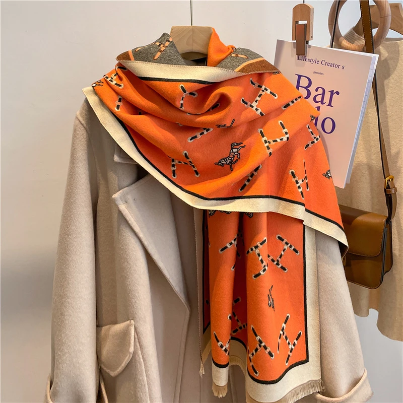 复古马车围巾女秋冬款学生韩版百搭加厚披肩两用网红保暖情侣围脖