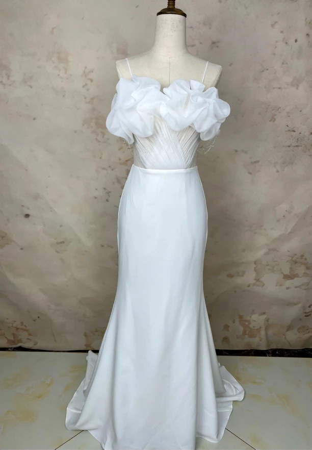 花朵一字肩新娘法式修身婚纱礼服晨袍敬酒服