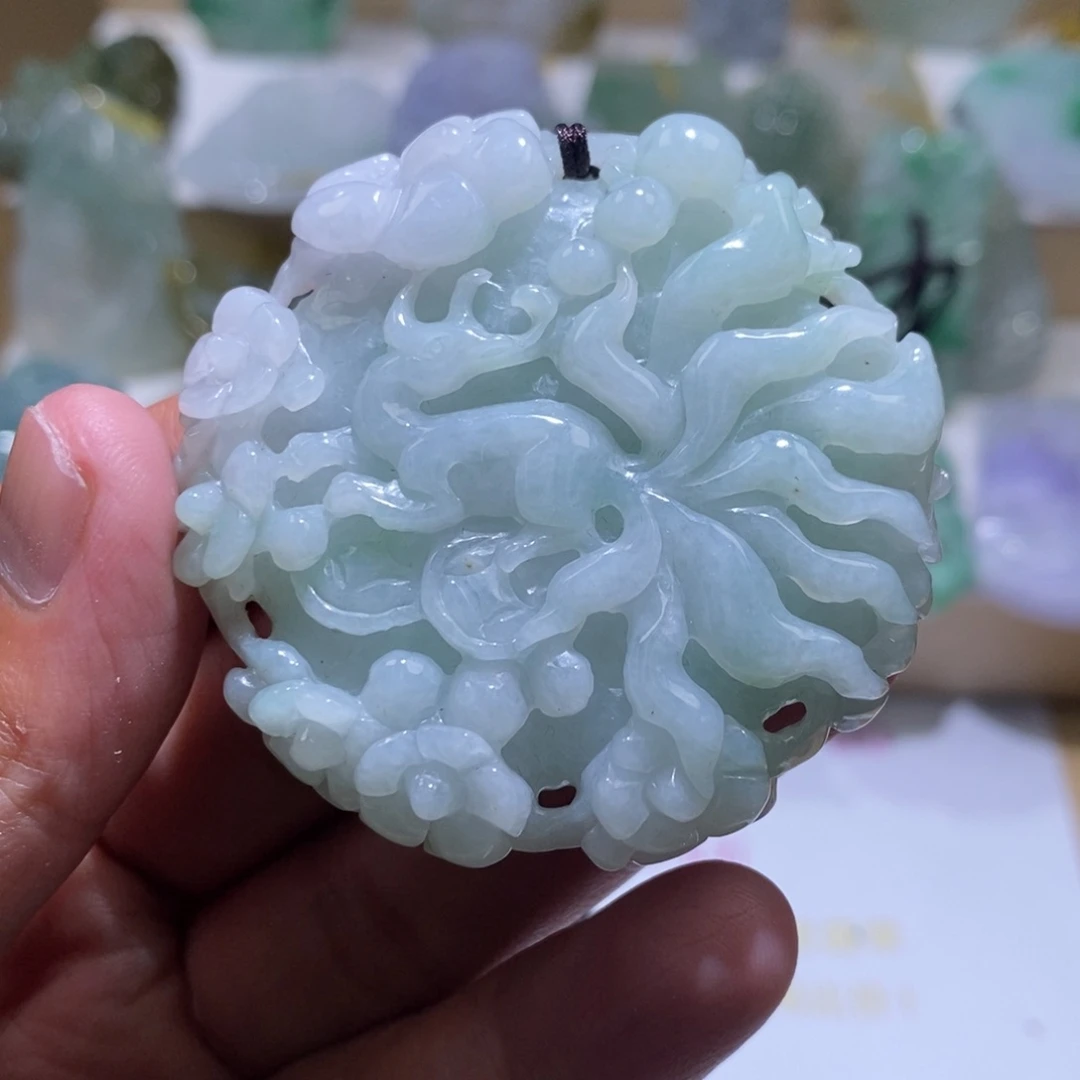 【闪购商品】翡翠颈饰未镶嵌九尾狐