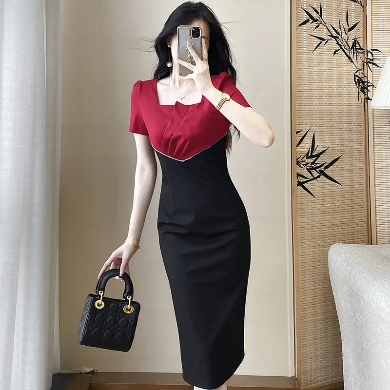 后妈显洋气名媛气质方领包臀裙子2025夏新款时尚赫本风短袖连衣裙