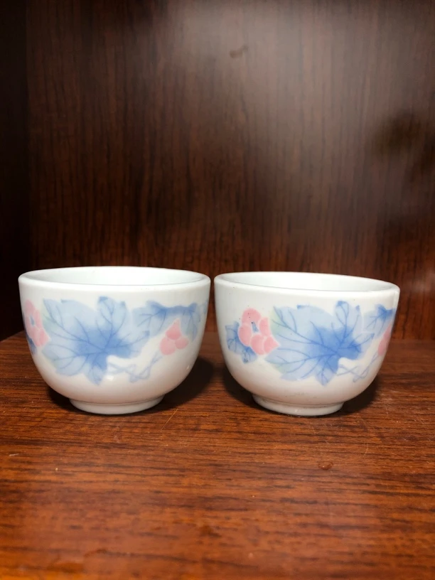 2个葡萄纹茶杯，100ml 釉下贴花工艺，老库存清仓