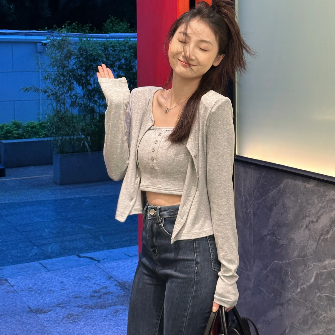 纯欲长袖t恤女辣妹吊带背心两件套秋装上衣短款防晒打底衫不规则