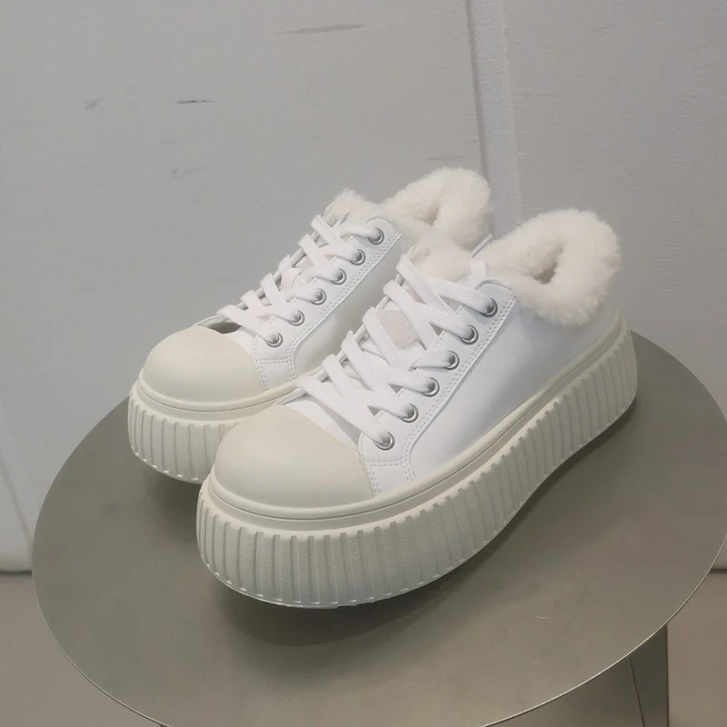 2024年秋季新款SGIRL TWTW真皮加绒保暖厚底白色松糕鞋面包鞋女鞋