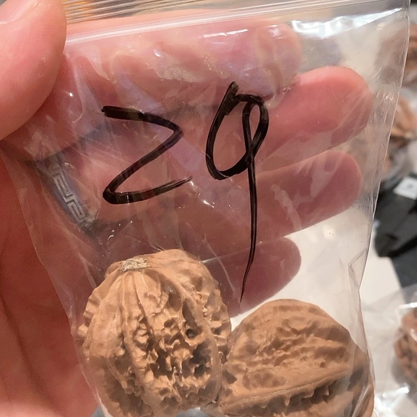 【闪购商品】文玩核桃吊坠老***哥