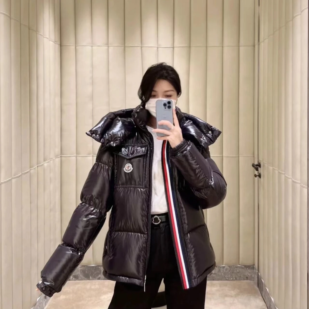 全新未使用 MONCLER 蒙口Montbeliard彩条黑色领口条纹羽绒服